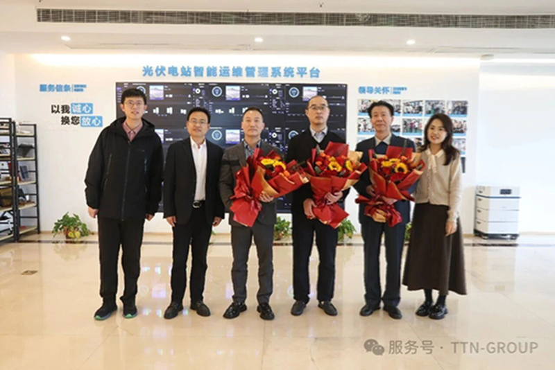 鹿城区委常委滕灵辉一行莅临腾腾电气开展新春走访和人才慰问活动